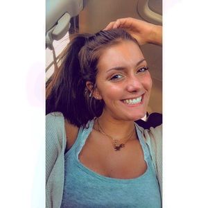 Meet your Posher, Emily